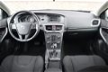 Volvo V40 - T4 180PK Aut. Kinetic, Afn. Trekhaak, Cruise Control - 1 - Thumbnail