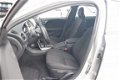 Volvo V40 - T4 180PK Aut. Kinetic, Afn. Trekhaak, Cruise Control - 1 - Thumbnail