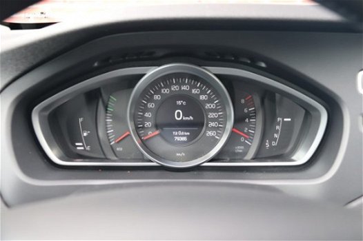 Volvo V40 - T4 180PK Aut. Kinetic, Afn. Trekhaak, Cruise Control - 1