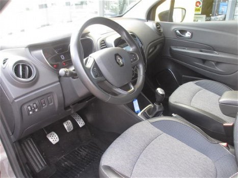 Renault Captur - TCe 90PK Intens / NAVI / CLIMAT CONTROL / PARKEER SENSOREN - 1