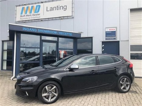 Volvo V40 - 2.0 D4 Ocean Race Business R-line | Winter Sale Voordeel - 1