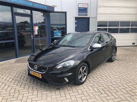 Volvo V40 - 2.0 D4 Ocean Race Business R-line | Winter Sale Voordeel - 1