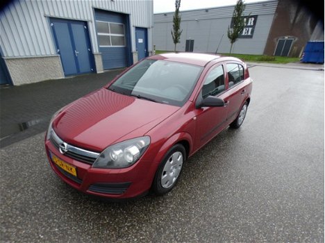 Opel Astra - 1.9 CDTi Business / Airco / Cruise / Elek ramen / Parrot - 1