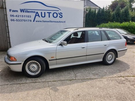 BMW 5-serie Touring - 528i Executive Automaat - 1