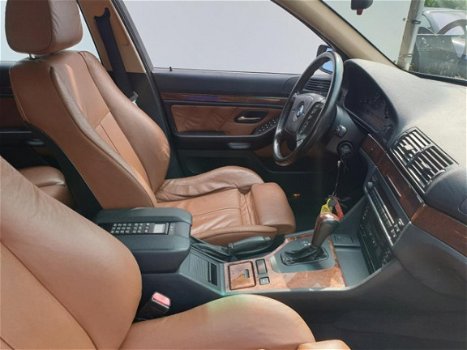 BMW 5-serie Touring - 528i Executive Automaat - 1