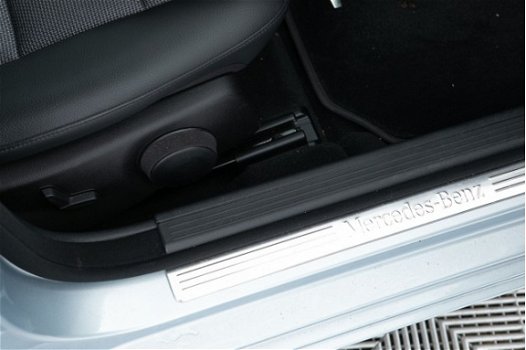 Mercedes-Benz C-klasse - 180 Elegance | XENON | NAVI | Half LEDER | Trekhaak -A.S. ZONDAG OPEN - 1