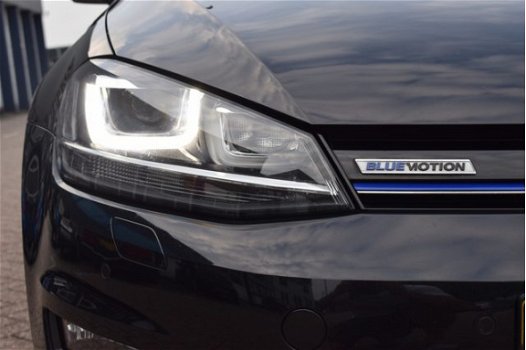 Volkswagen Golf - 1.6 TDI Highline BlueMotion / XENON / LED A.LICHTEN / DEALER ONDERHOUDEN - 1