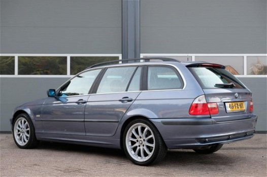 BMW 3-serie Touring - 320i Executive Automaat | Leder | Nette auto - 1