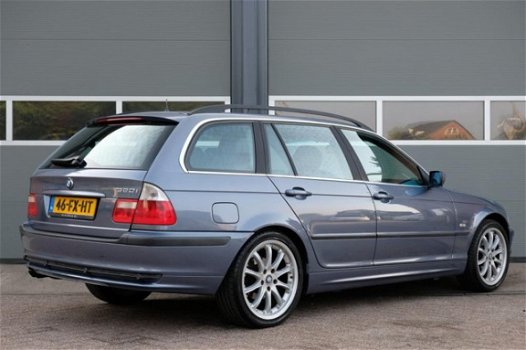 BMW 3-serie Touring - 320i Executive Automaat | Leder | Nette auto - 1