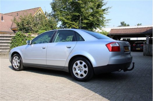 Audi A4 - 2.0 Automaat / Youngtimer / Dealer onderhouden - 1