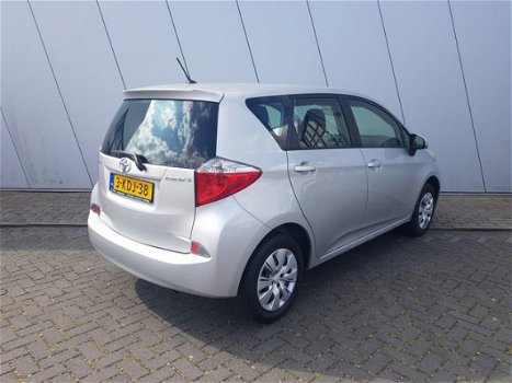 Toyota Verso S - 1.3 VVT-i Comfort l Parrot I Hoge instap I Airco - 1