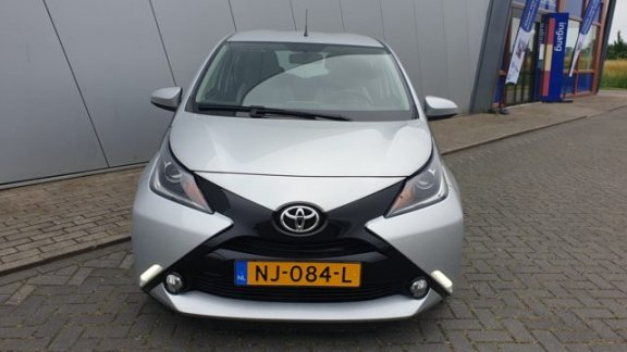 Toyota Aygo - 1.0 VVT-i x-play I Airco I Achteruitrijcamera - 1