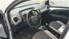 Toyota Aygo - 1.0 VVT-i x-play I Airco I Achteruitrijcamera - 1 - Thumbnail