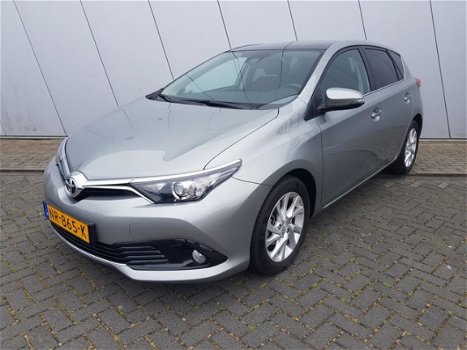 Toyota Auris - 1.2T Trend l Navigatie I 1300 kg trekgewicht - 1