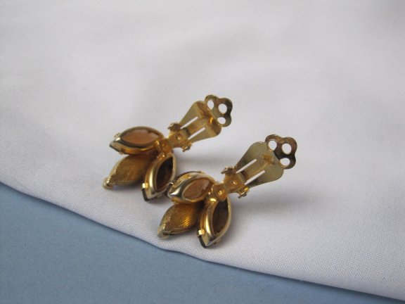 Oorbellen goudkleurig met amber en donker aurora kleurige kristal rijnstenen 2.3x1.9 cm. - Afbeelding 4