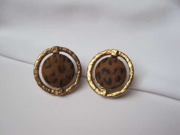 Oorbellen Dauplaise goudkleurig met panter print stoffen cabochon 2.9 cm - Afbeelding 6