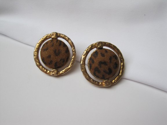 Oorbellen Dauplaise goudkleurig met panter print stoffen cabochon 2.9 cm - Afbeelding 7