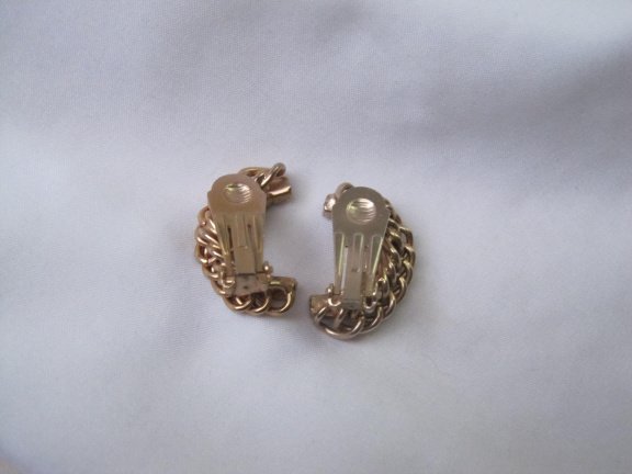Oorbellen/kleding dress clips goudkleurig halve maan model met kristal rijnsteentjes 2.9x0.9 cm - Afbeelding 3