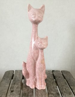 Verkocht ❤️ Mooie vintage beeld van keramiek poezen, gewolkt roze
