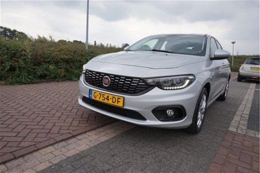 Fiat Tipo. - 1.4 16v LOUNGE LUXE NWE STAAT 1E EIG NAVI CAMERA CLIMATECONTROL CRUISECONTROL BLUETOOTH - 1