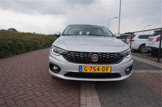 Fiat Tipo. - 1.4 16v LOUNGE LUXE NWE STAAT 1E EIG NAVI CAMERA CLIMATECONTROL CRUISECONTROL BLUETOOTH - 1