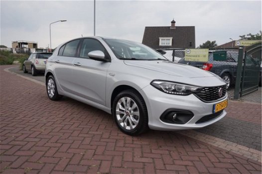 Fiat Tipo. - 1.4 16v LOUNGE LUXE NWE STAAT 1E EIG NAVI CAMERA CLIMATECONTROL CRUISECONTROL BLUETOOTH - 1