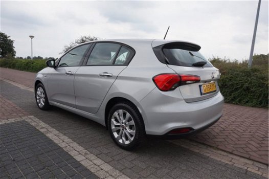 Fiat Tipo. - 1.4 16v LOUNGE LUXE NWE STAAT 1E EIG NAVI CAMERA CLIMATECONTROL CRUISECONTROL BLUETOOTH - 1