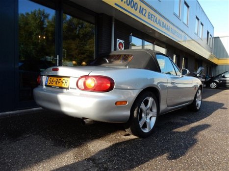 Mazda MX-5 - 1.6i - 1