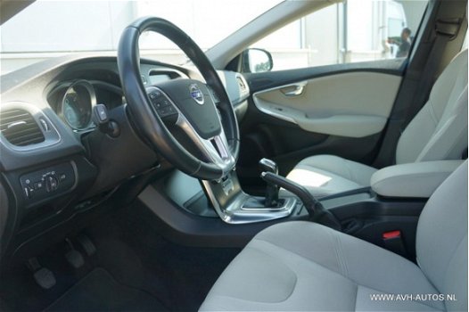 Volvo V40 - 2.0 D4 Momentum Business - 1