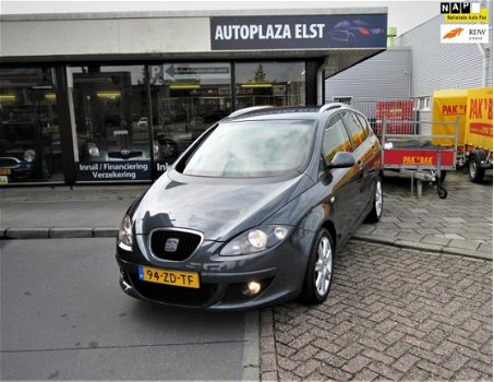 Seat Altea XL - 1.6 Stylance /zeer mooie en goed onderhouden /airco/1e eigenaar/lage km+nap+nw apk - 1