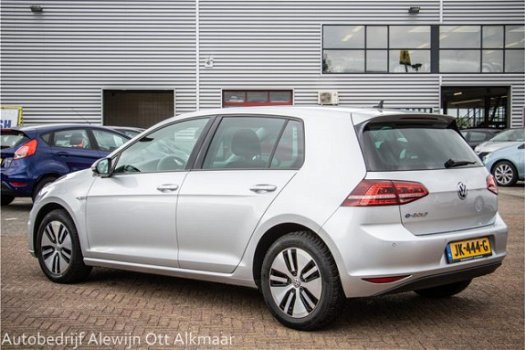 Volkswagen e-Golf - (incl. BTW € 21.950) AUTOMAAT, Groot Navi, Led koplampen, Stoelverwarming - 1