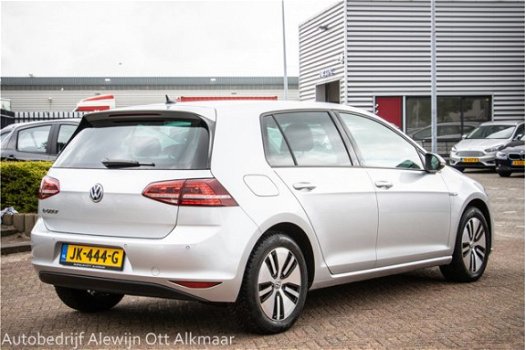 Volkswagen e-Golf - (incl. BTW € 21.950) AUTOMAAT, Groot Navi, Led koplampen, Stoelverwarming - 1