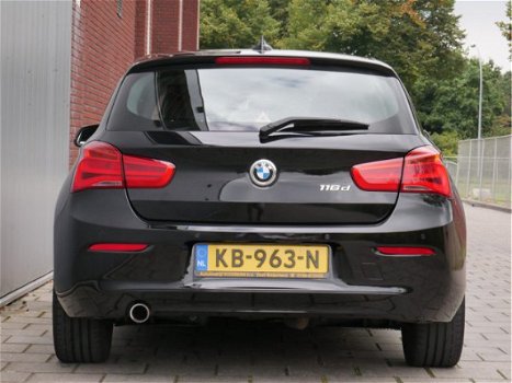 BMW 1-serie - 116d 116pk Centennial High Executive AUTOMAAT VAN: € 18.650, - VOOR: € 17.950, - 1