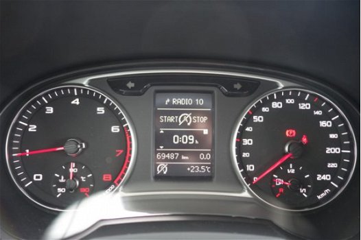 Audi A1 Sportback - 1.0 TFSI Pro Line 5 drs Navigatie Cruise / Airco / Trekhaak - 1