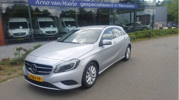 Mercedes-Benz A-klasse - 180 Edition Navigatie 4U3 - 1