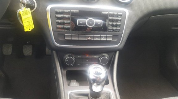 Mercedes-Benz A-klasse - 180 Edition Navigatie 4U3 - 1