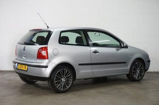 Volkswagen Polo - 1.2 ✔ Zuinig ✔ Weinig Kilometers ✔ Nieuwe APK ☎ - 1