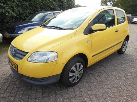 Volkswagen Fox - KOOPJE 1.2 Trendline 2006 GEEL , zo mee , met 1 Jr. Apk € 1950. - 1