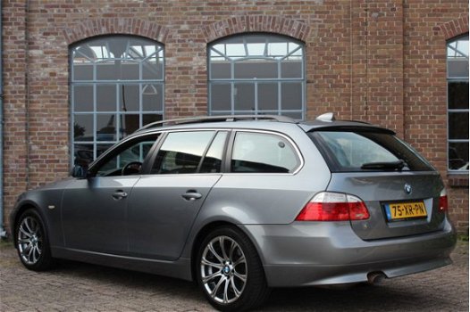 BMW 5-serie Touring - 520d Business Line Facelift, Automaat, Navi Pro, Leder, Pano dak, Cruise, ECC - 1