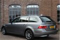 BMW 5-serie Touring - 520d Business Line Facelift, Automaat, Navi Pro, Leder, Pano dak, Cruise, ECC - 1 - Thumbnail