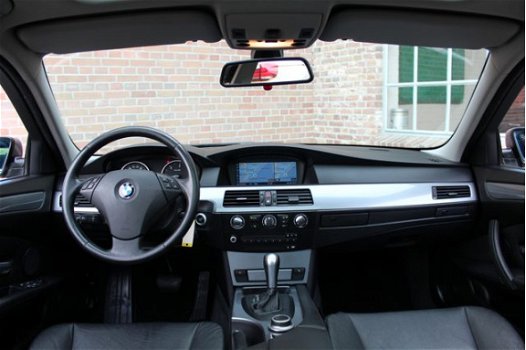 BMW 5-serie Touring - 520d Business Line Facelift, Automaat, Navi Pro, Leder, Pano dak, Cruise, ECC - 1
