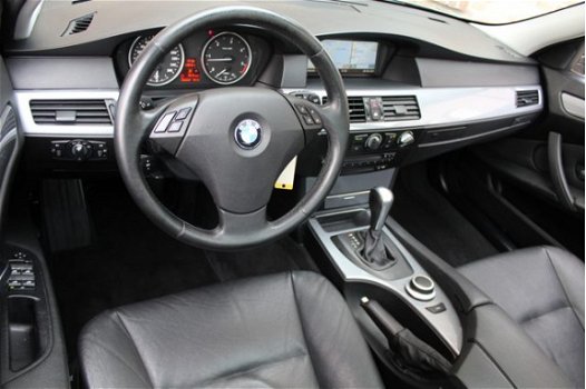 BMW 5-serie Touring - 520d Business Line Facelift, Automaat, Navi Pro, Leder, Pano dak, Cruise, ECC - 1