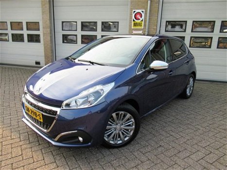 Peugeot 208 - 1.2 PureTech Première Automaat Panorama, Navi, PDC - 1