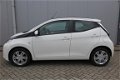 Toyota Aygo - 1.0 VVT-i 69pk 5D x-wave vouwdak AIRCO - 1 - Thumbnail