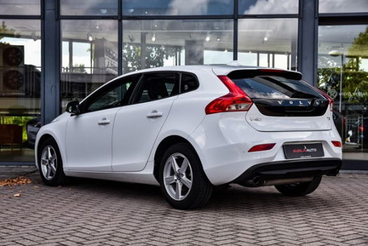 Volvo V40 - T3 150PK Kinetic | Navi | Camera - 1