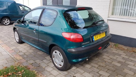 Peugeot 206 - 1.1 XR - 1