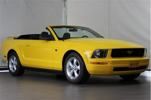 Ford Mustang Convertible - 4.0 V6 305 PK Cabrio / Youngtimer - 1