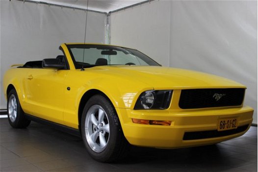 Ford Mustang Convertible - 4.0 V6 305 PK Cabrio / Youngtimer - 1