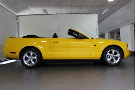 Ford Mustang Convertible - 4.0 V6 305 PK Cabrio / Youngtimer - 1