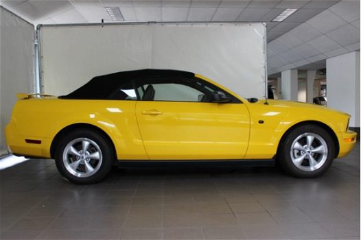 Ford Mustang Convertible - 4.0 V6 305 PK Cabrio / Youngtimer - 1